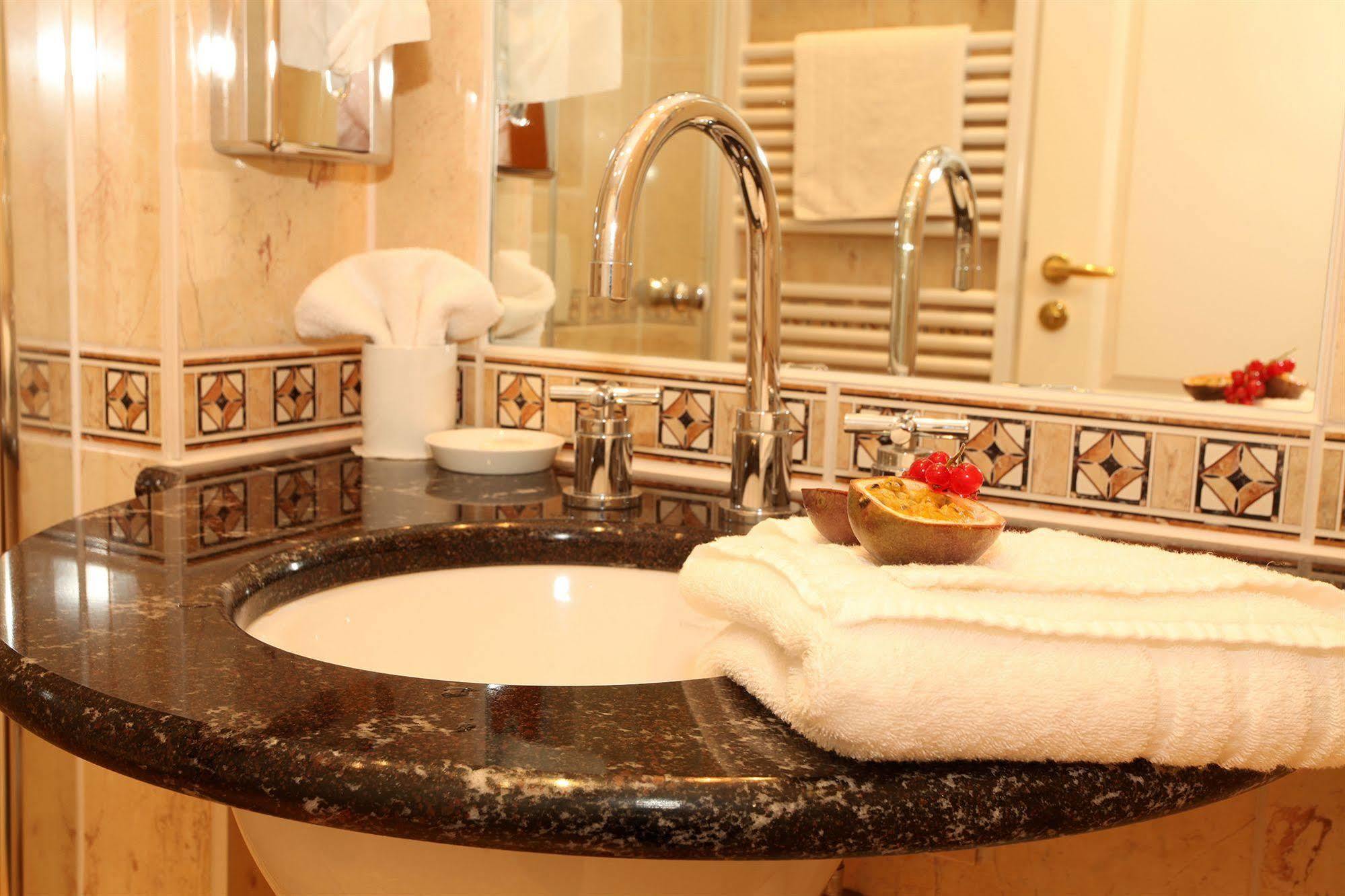 Strandhotel Deichgraf Graal-Mueritz Ngoại thất bức ảnh